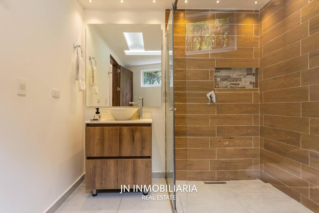 Espectacular Apartamento 2 Minutos Del Jmc Nuevo 리오네그로 외부 사진